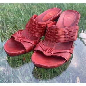 Nurture Womens Size 7M Maroon Slides Leather Sandals Casual Shoes Rancho